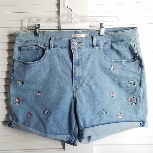 LEVI'S Light Wash High Rise Classic Short Embroidered Floral 32 - Picture 2 of 4